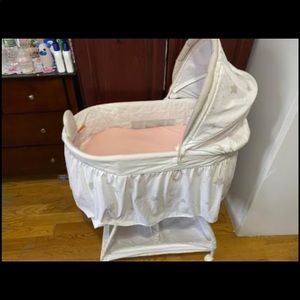 Delta bassinet